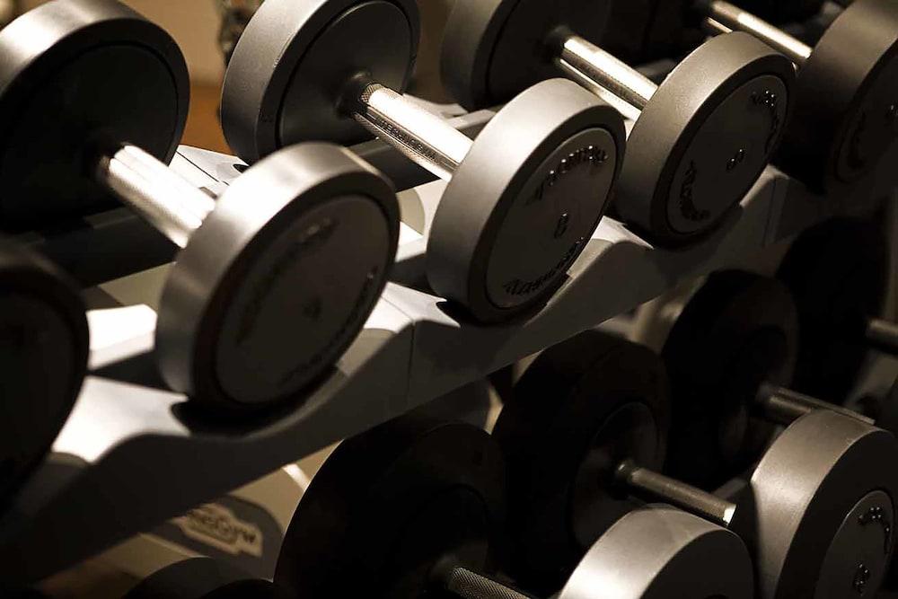 The Athenaeum Hotel & Residences London Exterior photo Dumbbells