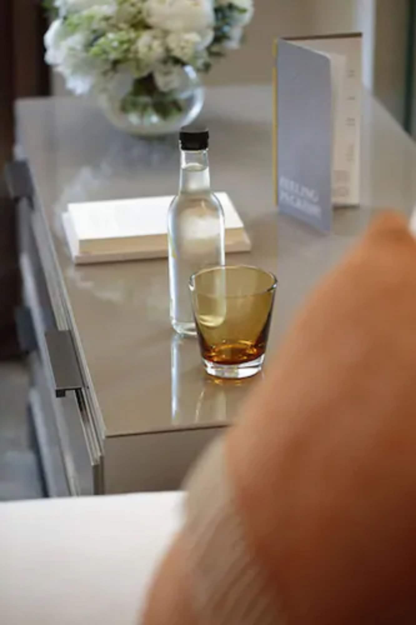 The Athenaeum Hotel & Residences London Exterior photo A glass of whisky