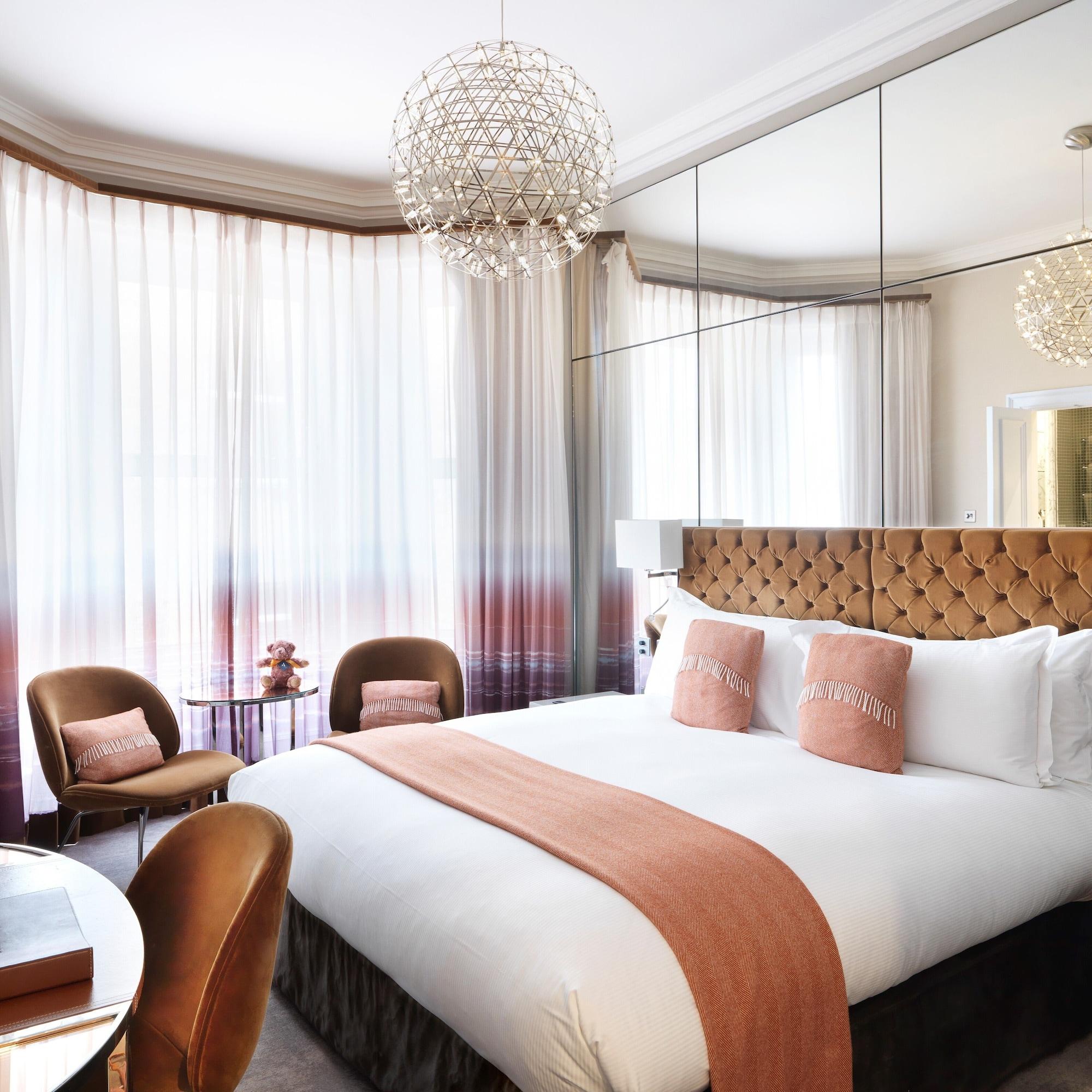 The Athenaeum Hotel & Residences London Exterior photo A bedroom at the hotel
