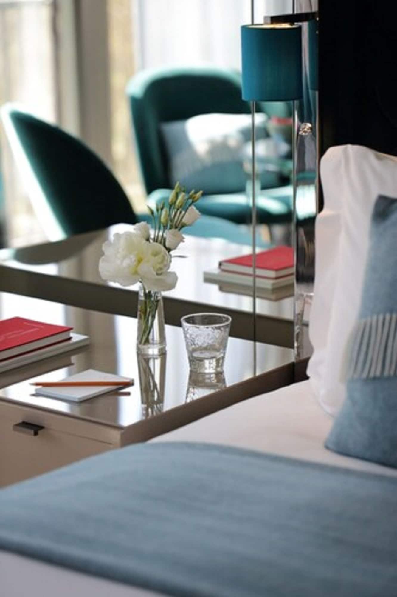 The Athenaeum Hotel & Residences London Exterior photo A mirror
