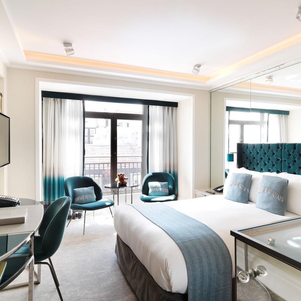The Athenaeum Hotel & Residences London Exterior photo A room at the hotel