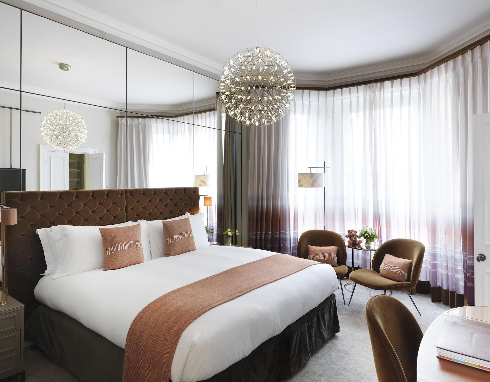 The Athenaeum Hotel & Residences London Exterior photo A bedroom at the hotel