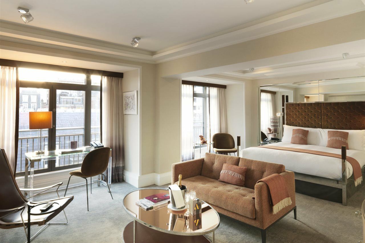 The Athenaeum Hotel & Residences London Exterior photo A suite at the hotel